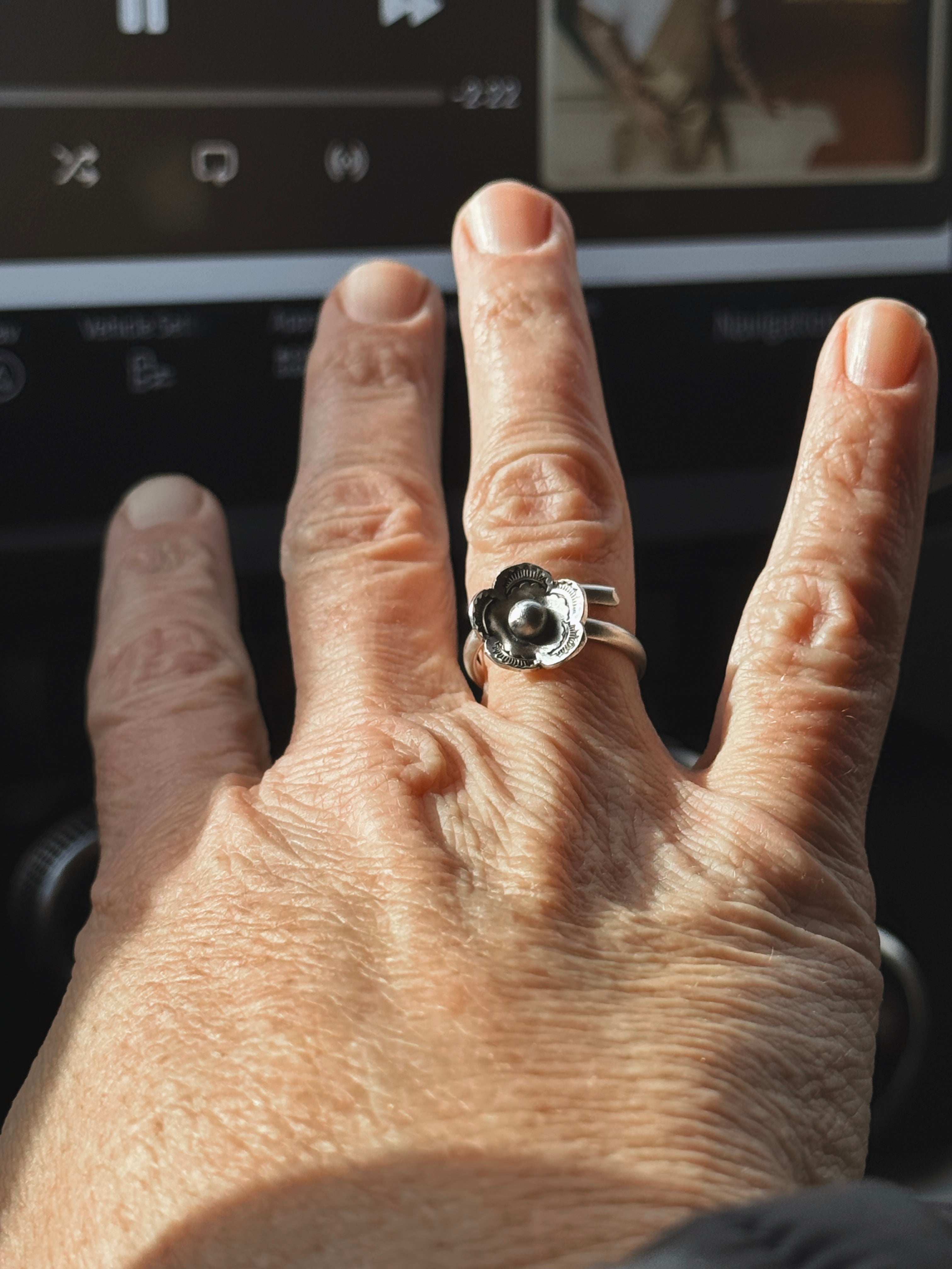 Silver flower ring
